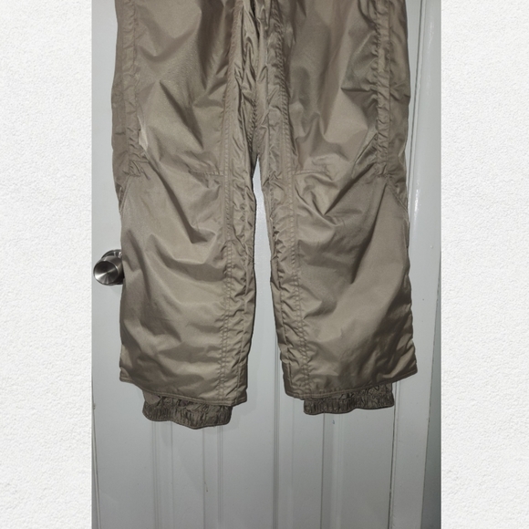 Snow Pants - Picture 3 of 8